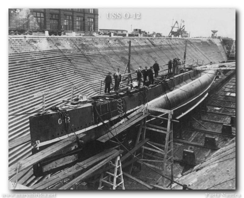Okrêt zbudowany przez firmê Lake Torpedo Boat Co. w Bridgeport wed³ug jej projektu. Wodowanie -29.09.1917, wejœcie do s³u¿by - 18.10.1918. Skreœlony z listy floty 29.05.1930. Rozmyœlnie zatopiony przez Amerykanów 20.11.1931.